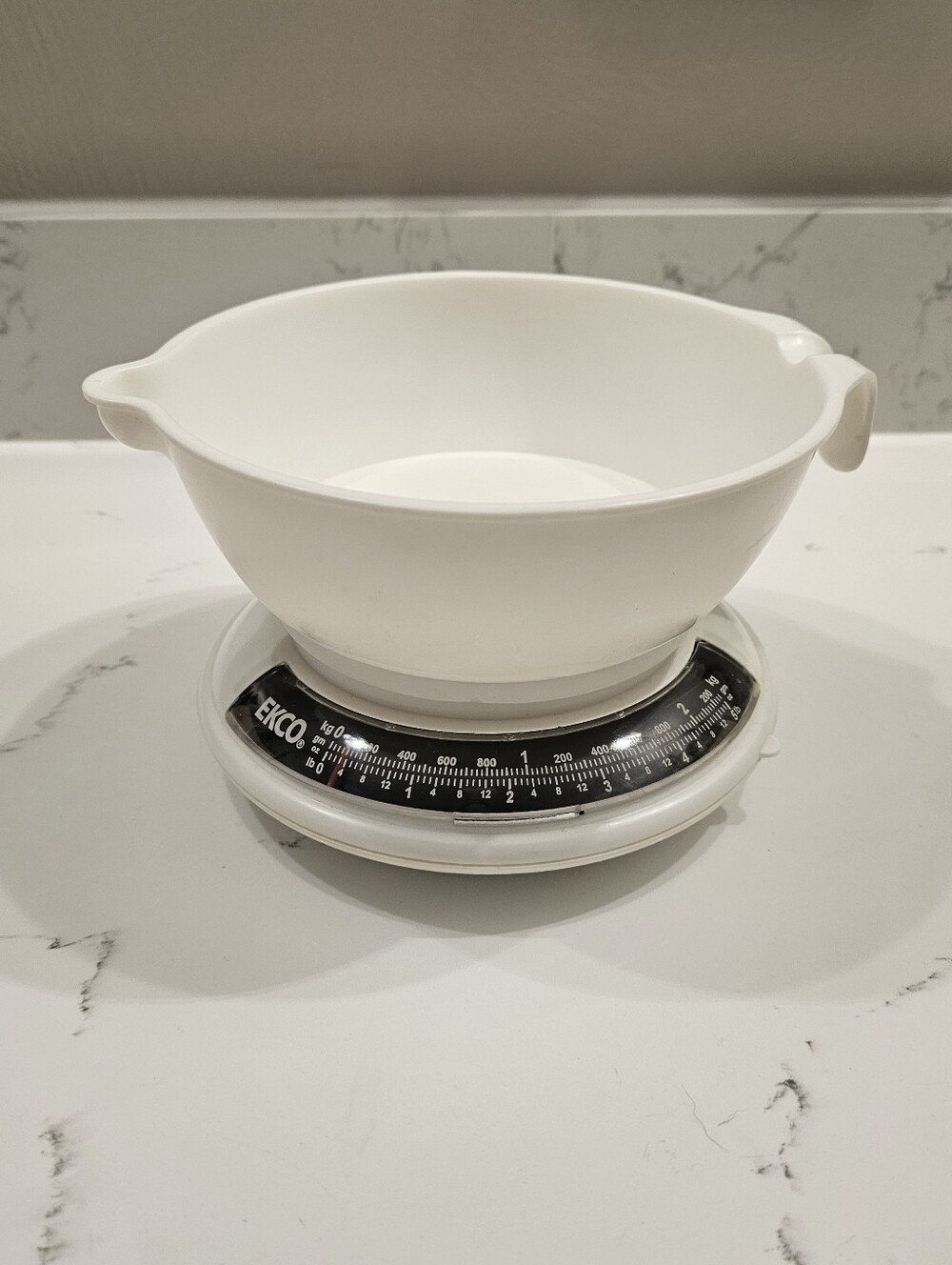 EKCO Vintage White Kitchen Scale with Removable Bowl